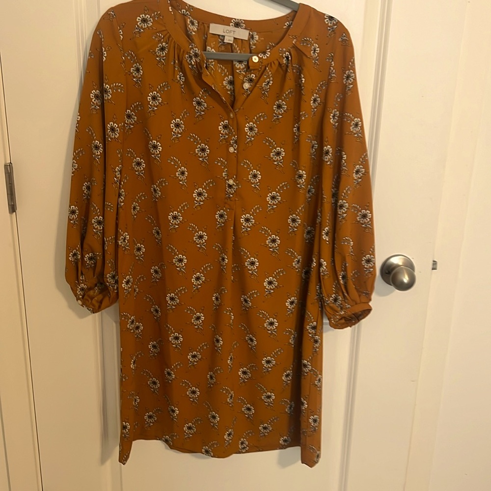 Loft dress, comfortable loose fitting has a tie if you wanna wear it that way!